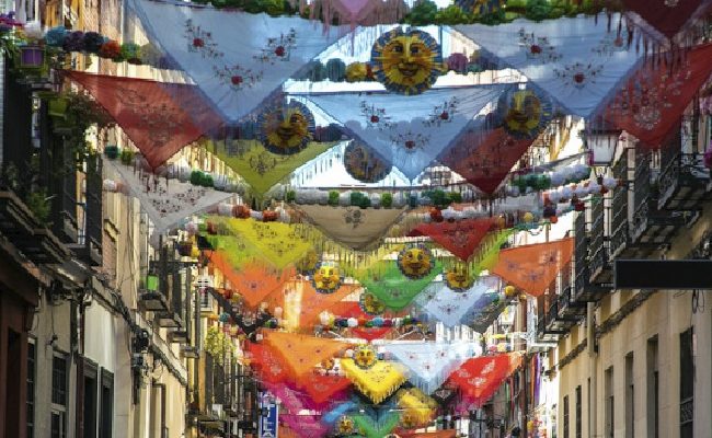 (Español) Disfruta de las fiestas de Madrid en agosto: Itinerarios y fechas